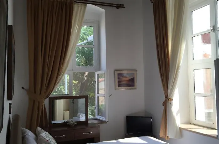 Akarsu Kalyopi בוזקאדה